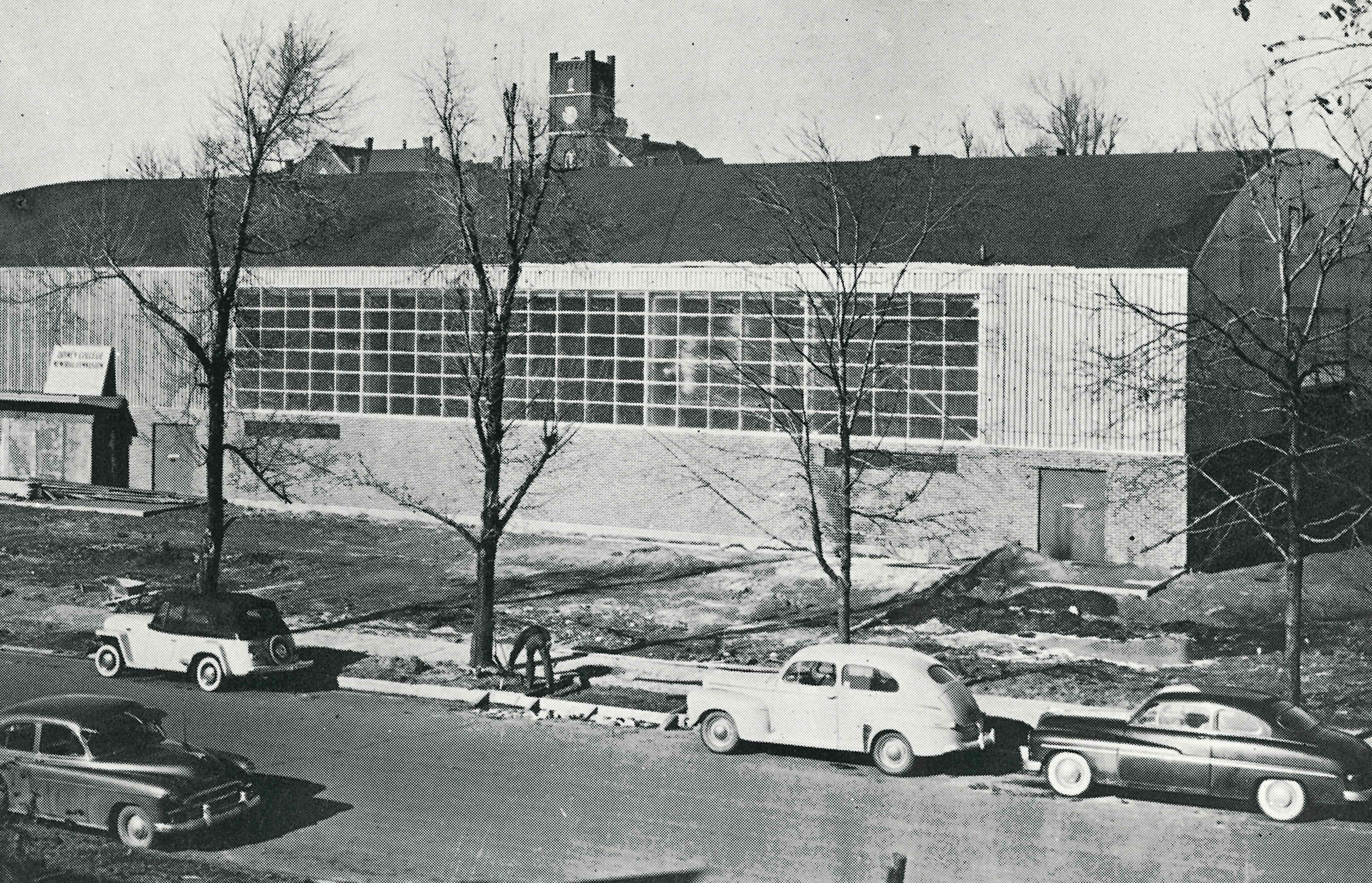 1950 Memorial Gym (now Pepsi Arena) completed. Quincy University