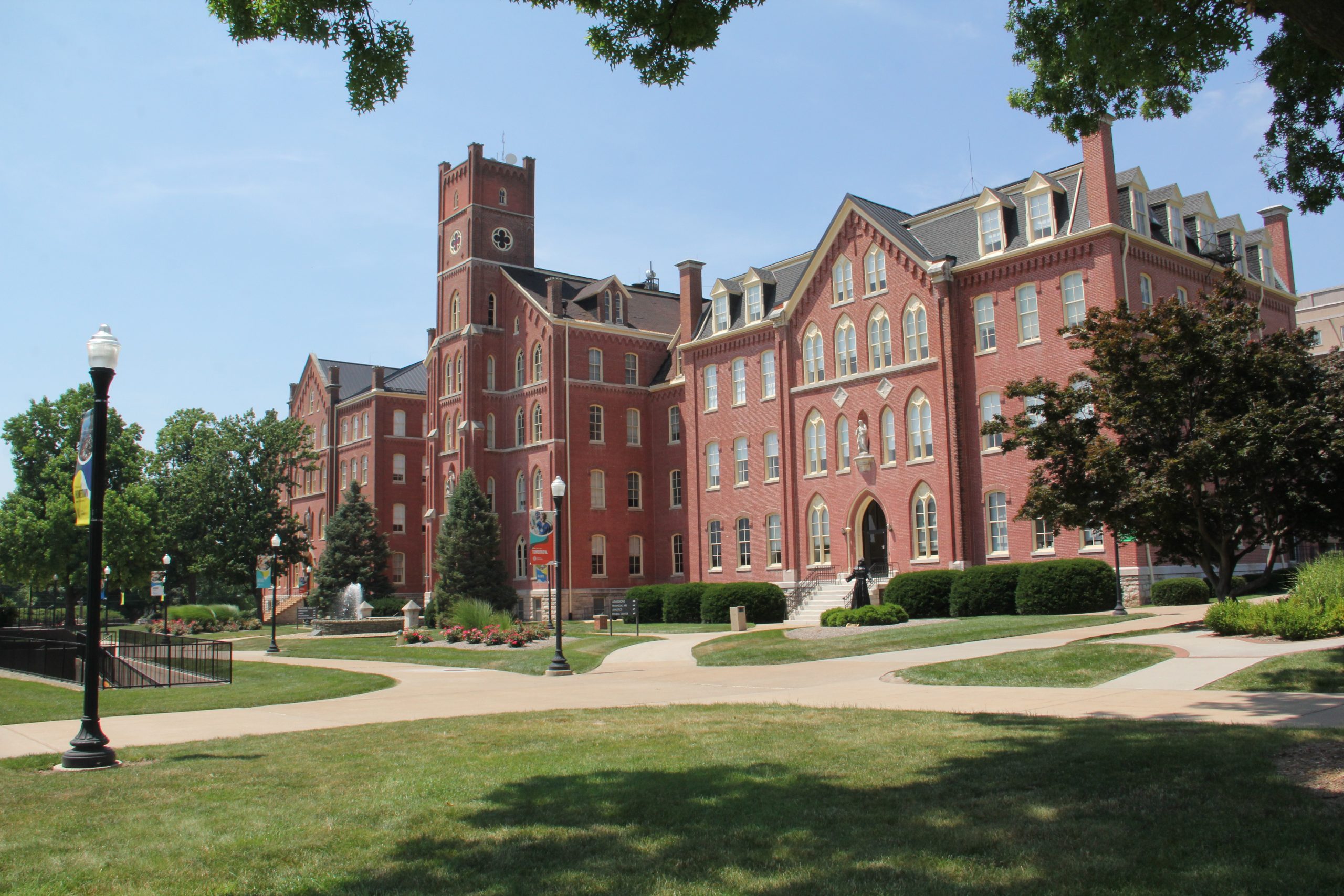 quincy university quincy university