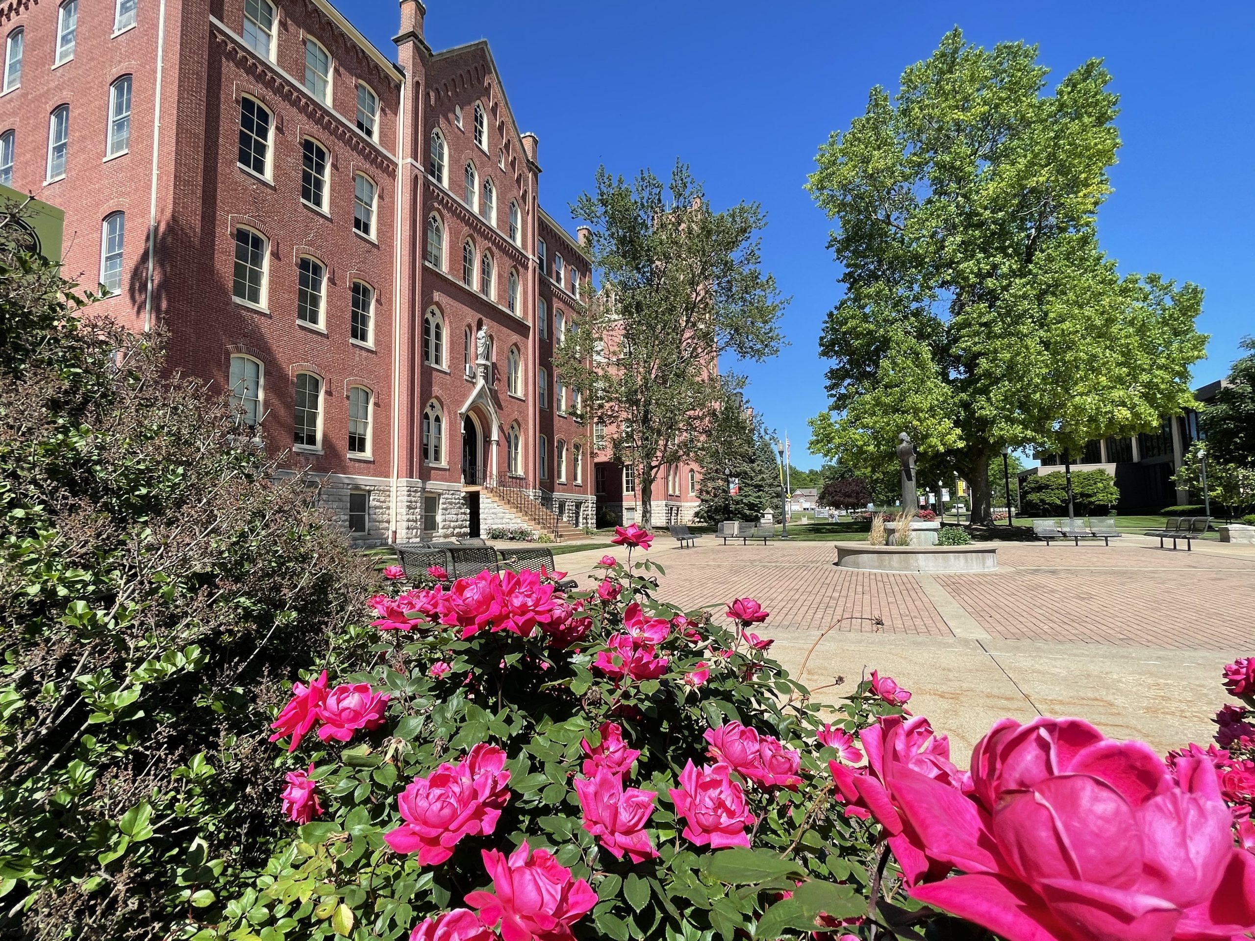 QU ESTABLISHES PRESIDENT’S HONORS COLLEGE Quincy University